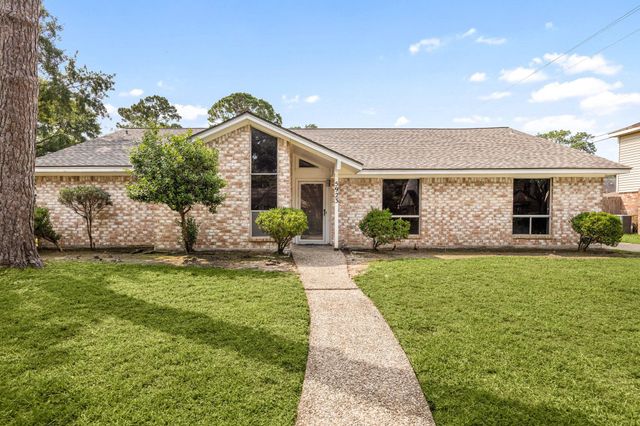 5923 Pebble Springs Drive, Houston, TX 77066