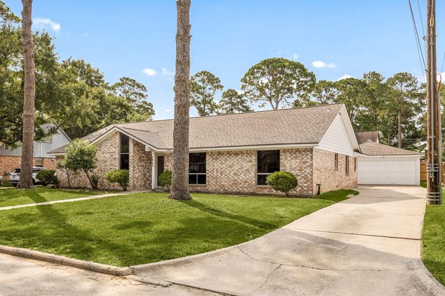 5923 Pebble Springs Drive, Houston, TX 77066