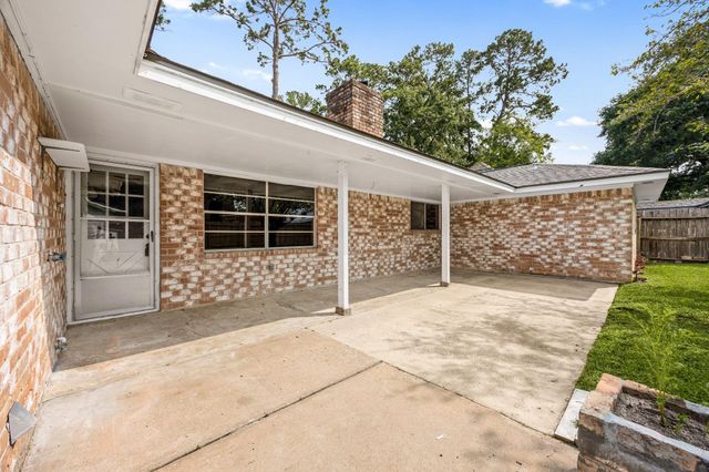 5923 Pebble Springs Drive, Houston, TX 77066