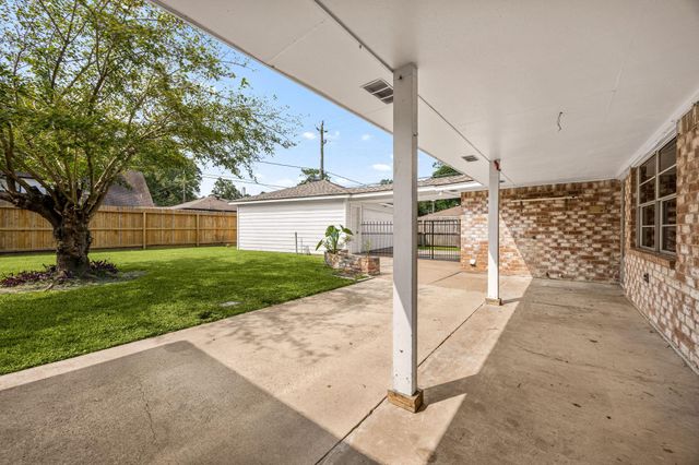 5923 Pebble Springs Drive, Houston, TX 77066
