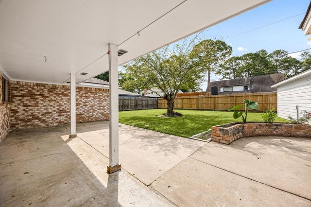 5923 Pebble Springs Drive, Houston, TX 77066