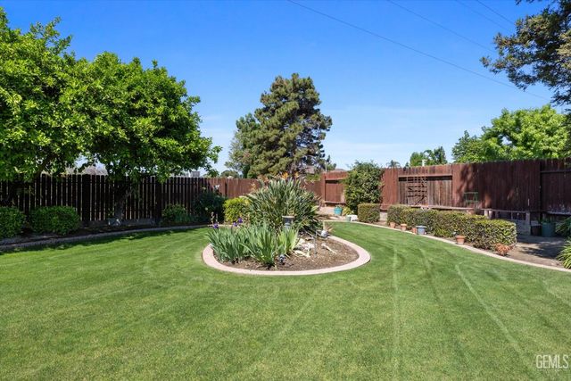 3512 Lancer Drive, Bakersfield, CA 93306