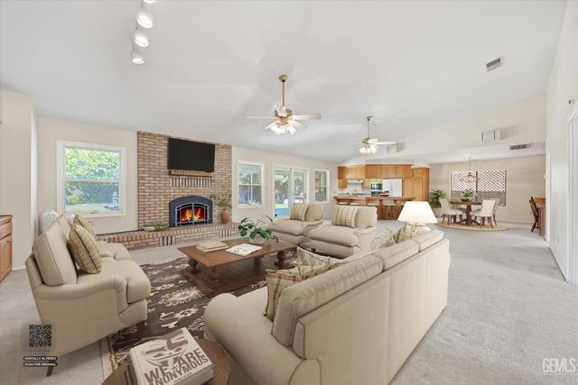 3512 Lancer Drive, Bakersfield, CA 93306