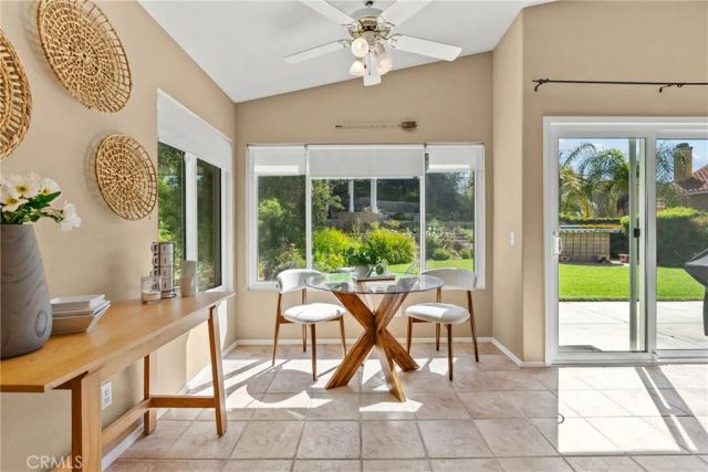 28712 Park Woodland, Saugus, CA 91390