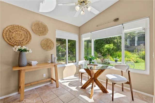 28712 Park Woodland, Saugus, CA 91390
