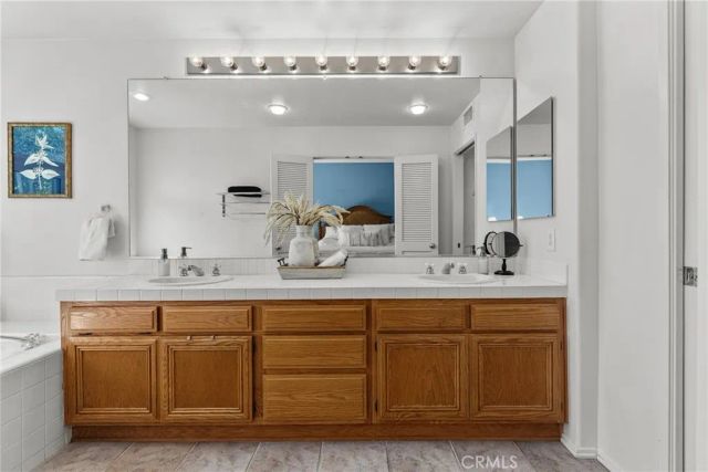 28712 Park Woodland, Saugus, CA 91390