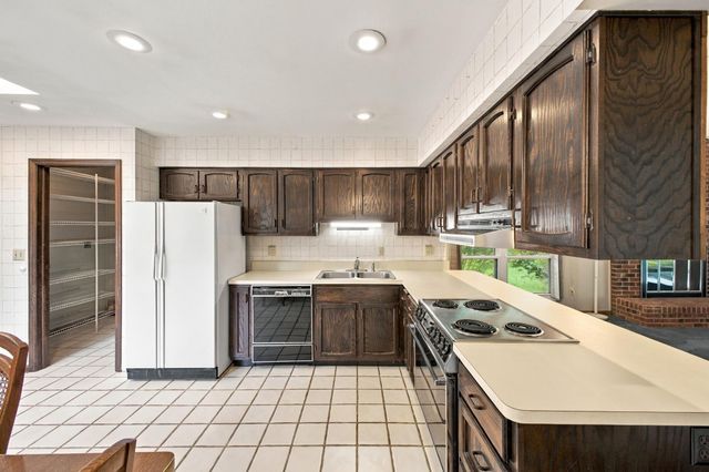 159 E Schrock Road, Westerville, OH 43081