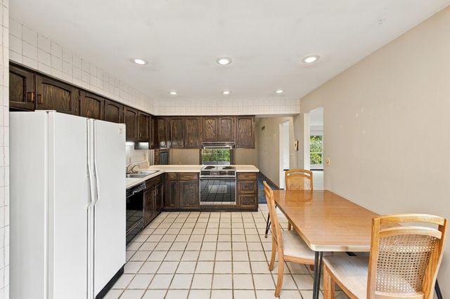 159 E Schrock Road, Westerville, OH 43081