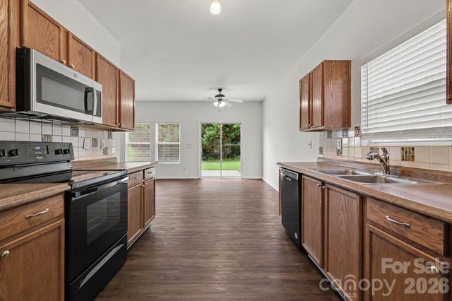 4636 Meadowfield Road, Charlotte, NC 28215