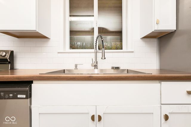 520 S Shady Lane, Austin, IN 47102