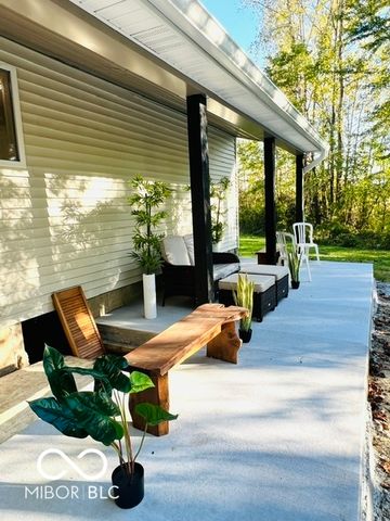 520 S Shady Lane, Austin, IN 47102