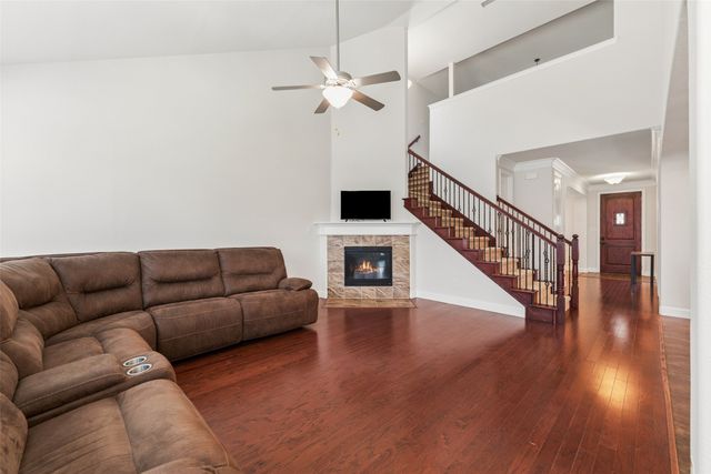 1374 Sandhurst Drive, Roanoke, TX 76262