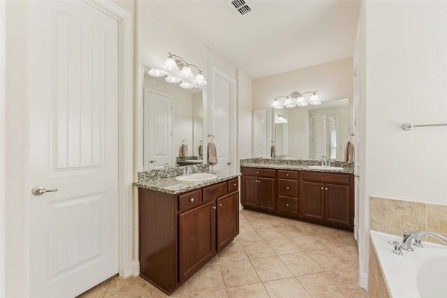 1374 Sandhurst Drive, Roanoke, TX 76262