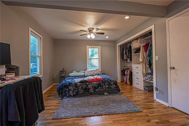 115 Spring Valley Avenue, Bonner Springs, KS 66012