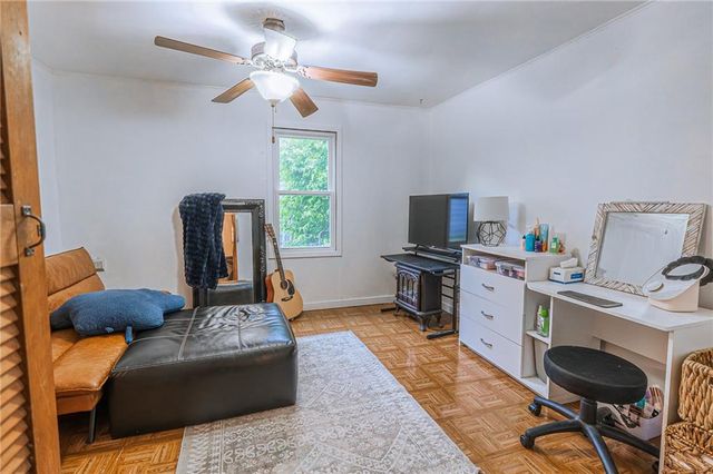 115 Spring Valley Avenue, Bonner Springs, KS 66012