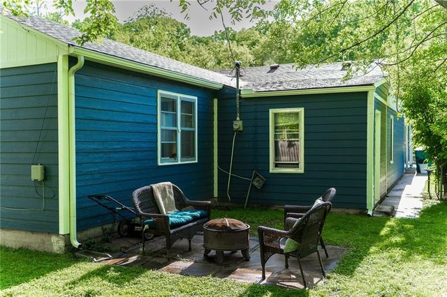 115 Spring Valley Avenue, Bonner Springs, KS 66012
