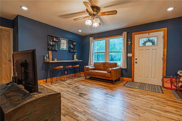 115 Spring Valley Avenue, Bonner Springs, KS 66012
