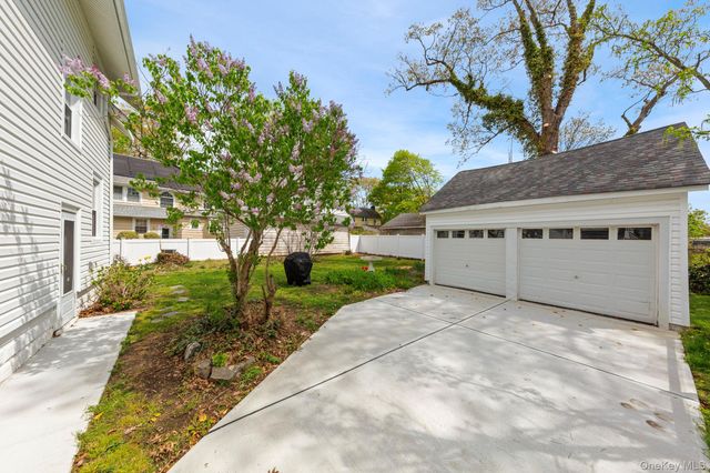 1679 Oak Street, North Baldwin, NY 11510