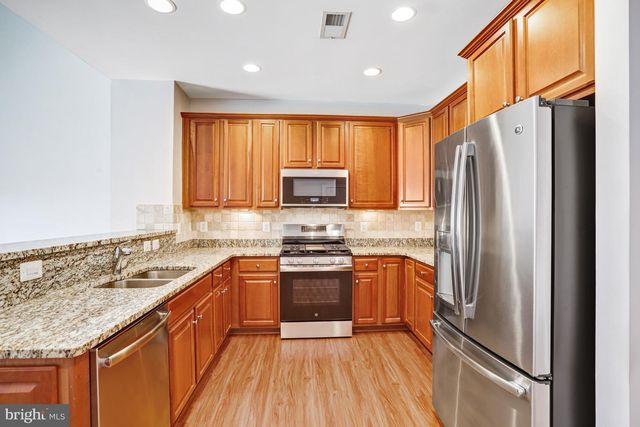 20429 ISLAND WEST SQ, Ashburn, VA 20147