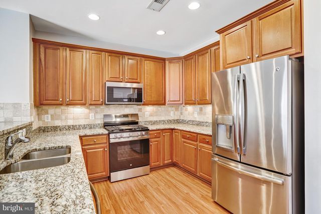 20429 ISLAND WEST SQ, Ashburn, VA 20147
