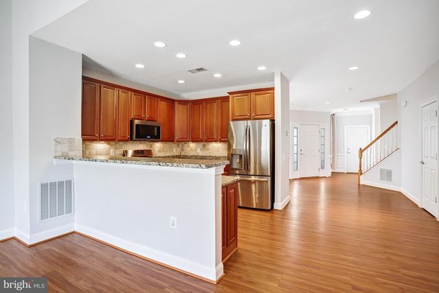 20429 ISLAND WEST SQ, Ashburn, VA 20147