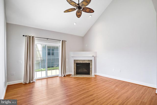 20429 ISLAND WEST SQ, Ashburn, VA 20147