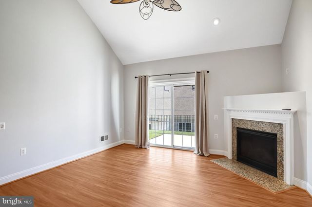 20429 ISLAND WEST SQ, Ashburn, VA 20147