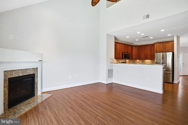 20429 ISLAND WEST SQ, Ashburn, VA 20147