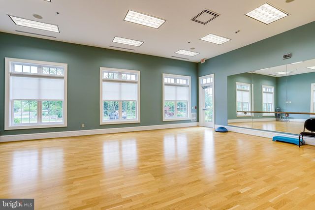 20429 ISLAND WEST SQ, Ashburn, VA 20147
