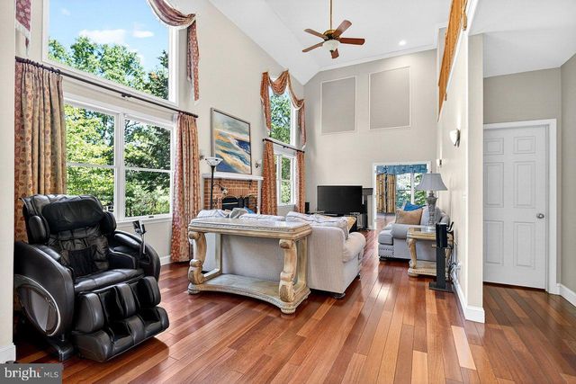 23 ZAITZ FARM RD, West Windsor, NJ 08550