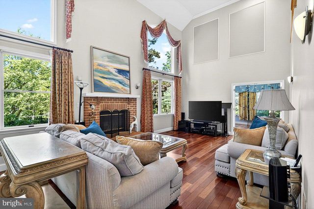 23 ZAITZ FARM RD, West Windsor, NJ 08550