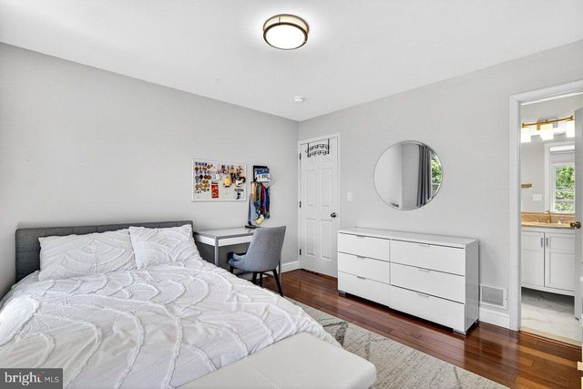 23 ZAITZ FARM RD, West Windsor, NJ 08550