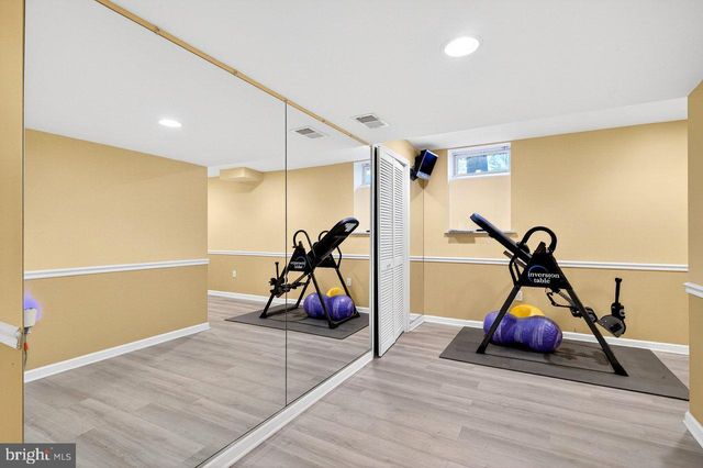 23 ZAITZ FARM RD, West Windsor, NJ 08550