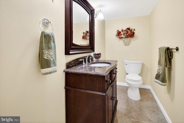 23 ZAITZ FARM RD, West Windsor, NJ 08550
