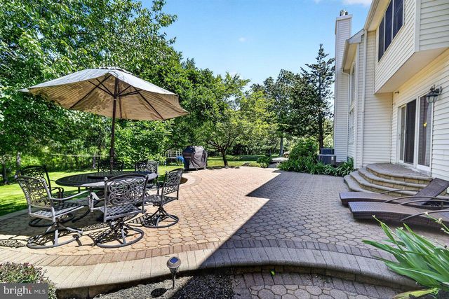 23 ZAITZ FARM RD, West Windsor, NJ 08550