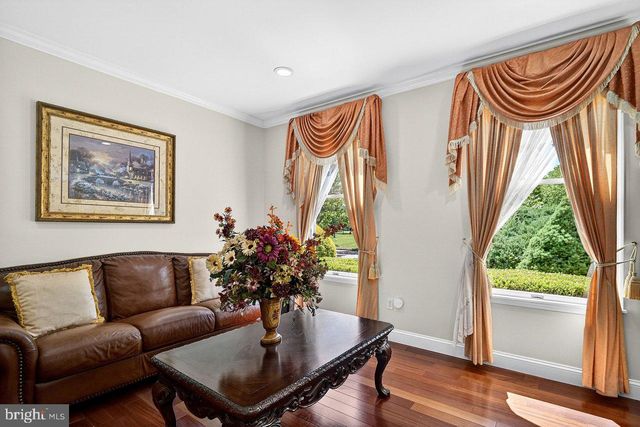 23 ZAITZ FARM RD, West Windsor, NJ 08550