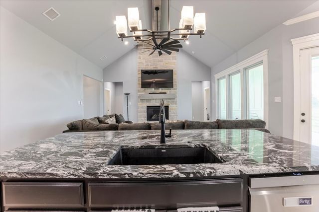 8524 Bronco Drive, Godley, TX 76044