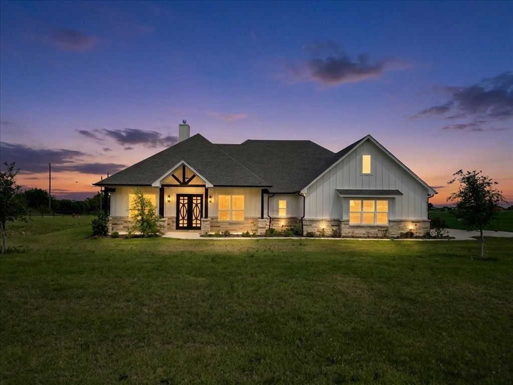 8524 Bronco Drive, Godley, TX 76044
