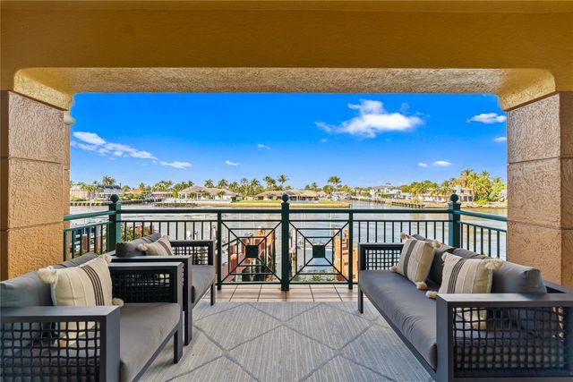 1230 Hillsboro Mile 107, Hillsboro Beach, FL 33062