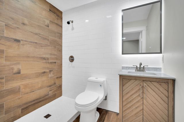 100 N Valley Street, Red Oak, TX 75154