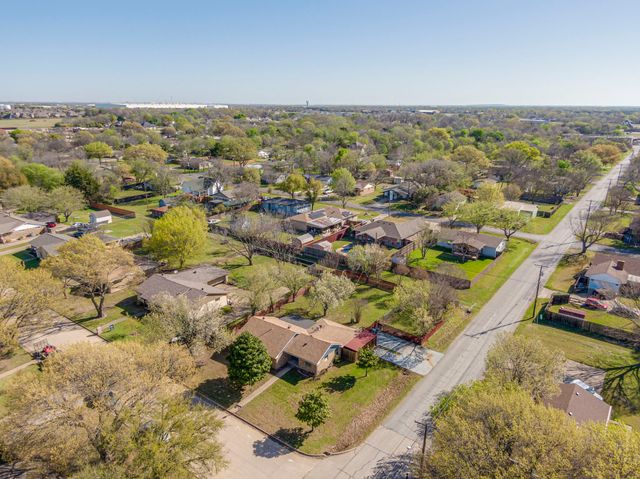 100 N Valley Street, Red Oak, TX 75154