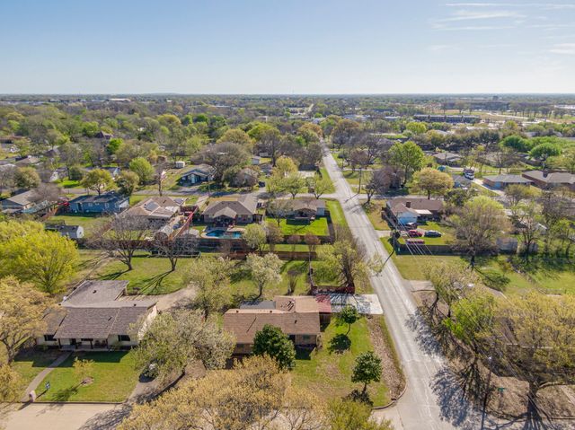 100 N Valley Street, Red Oak, TX 75154