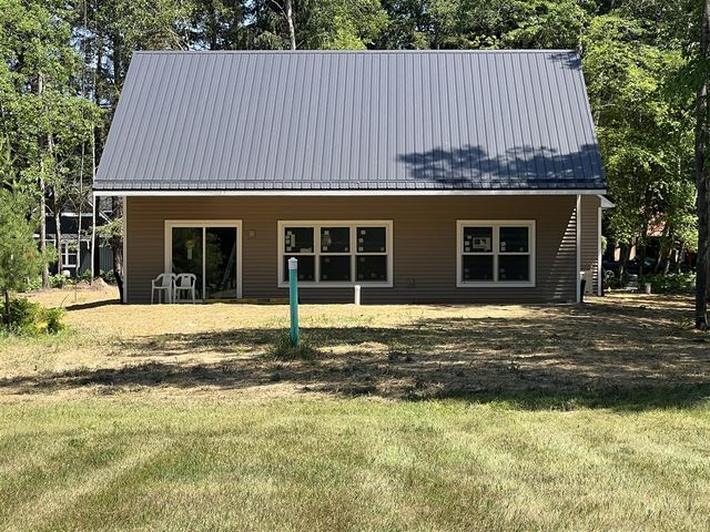 6805 Mayfair Drive, Canadian Lakes, MI 49346