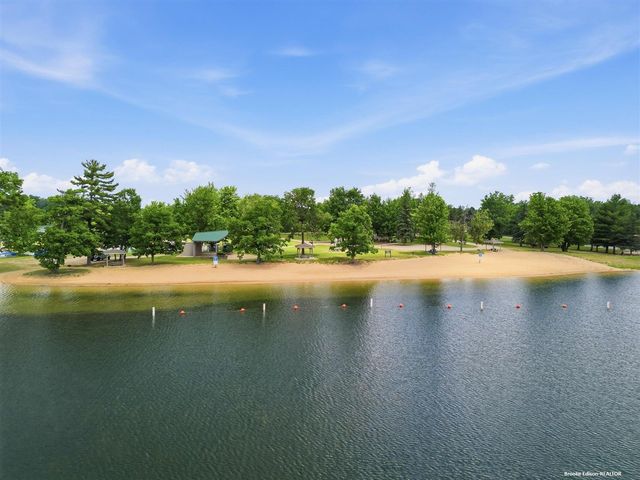 6805 Mayfair Drive, Canadian Lakes, MI 49346