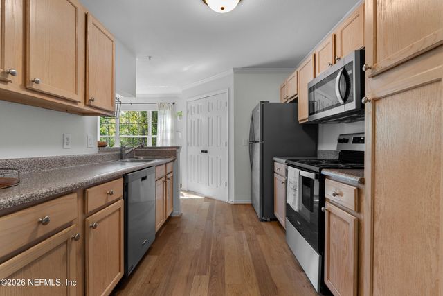 7800 POINT MEADOWS Drive 1437, Jacksonville, FL 32256