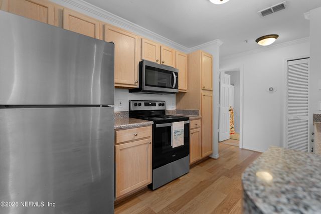 7800 POINT MEADOWS Drive 1437, Jacksonville, FL 32256