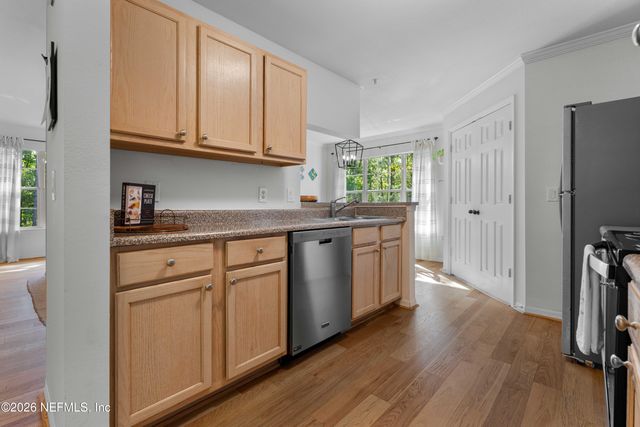 7800 POINT MEADOWS Drive 1437, Jacksonville, FL 32256