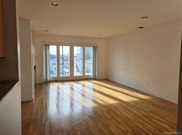 269 E Broadway 24, Long Beach, NY 11561
