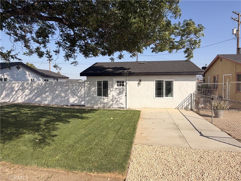 Image 1 of property listing at 1460 Redlands, Colton, CA 92324