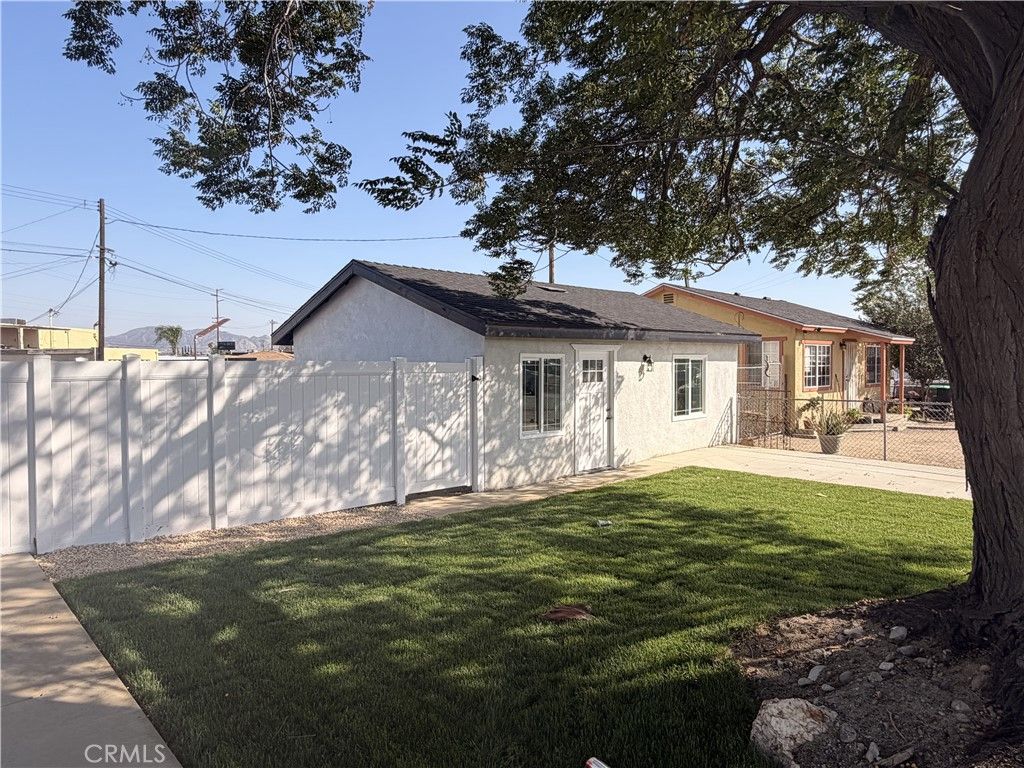 Image 10 of property listing at 1460 Redlands, Colton, CA 92324